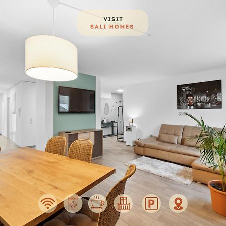 Sali Homes Spacious Apartment With Terrace In City Center ไบรอยท์ ภายนอก รูปภาพ
