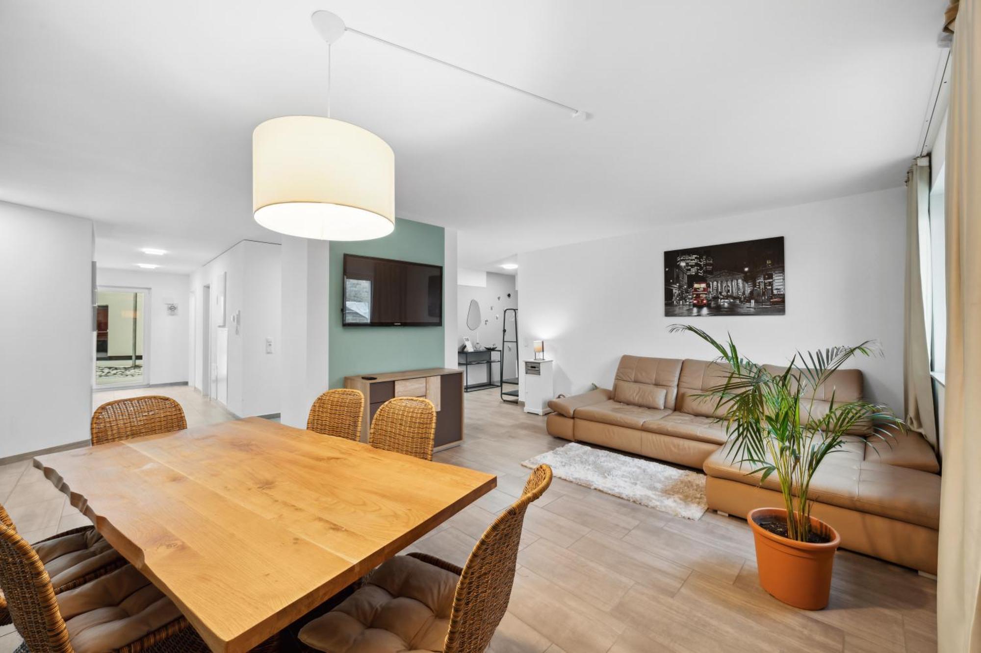 Sali Homes Spacious Apartment With Terrace In City Center ไบรอยท์ ภายนอก รูปภาพ