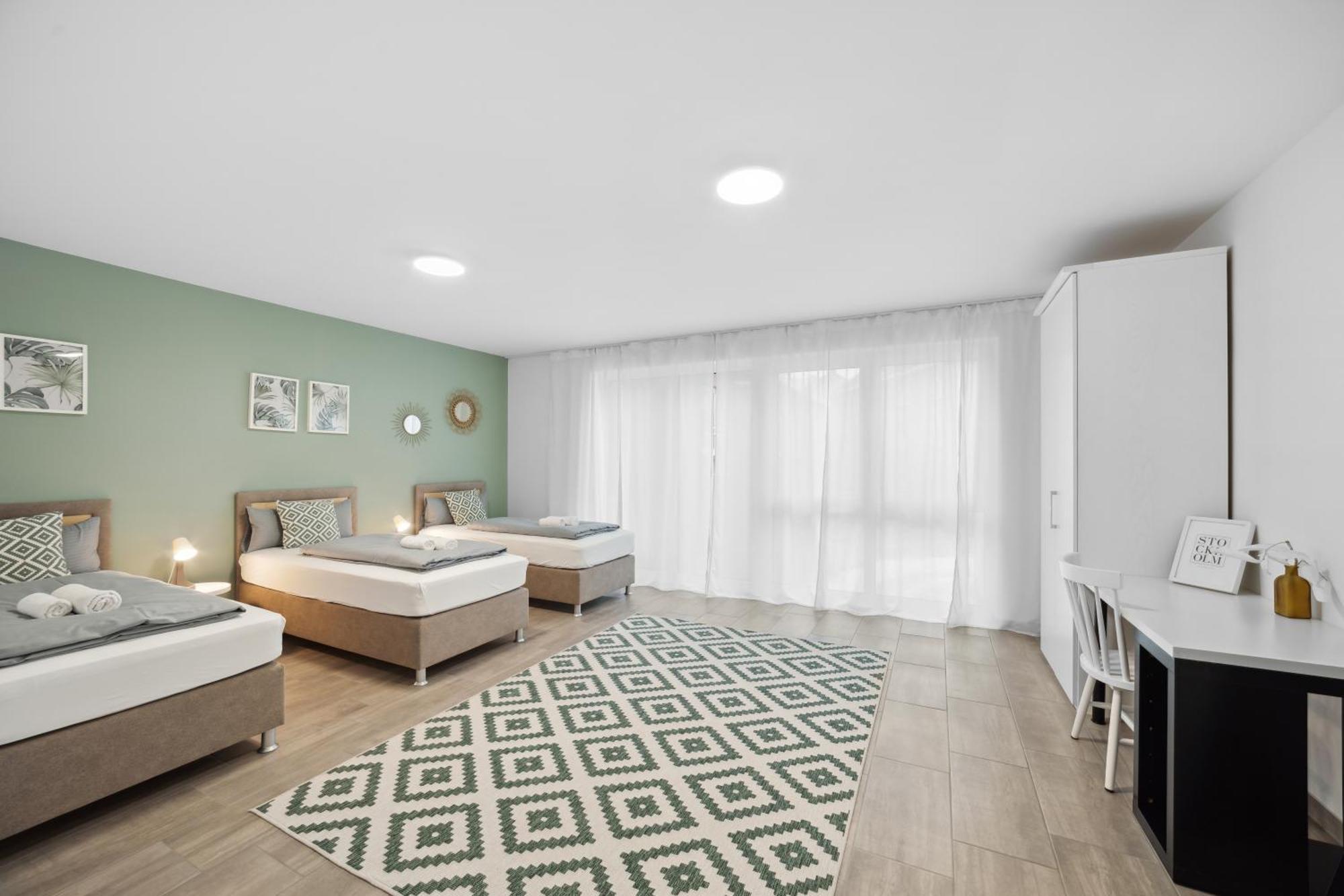 Sali Homes Spacious Apartment With Terrace In City Center ไบรอยท์ ภายนอก รูปภาพ